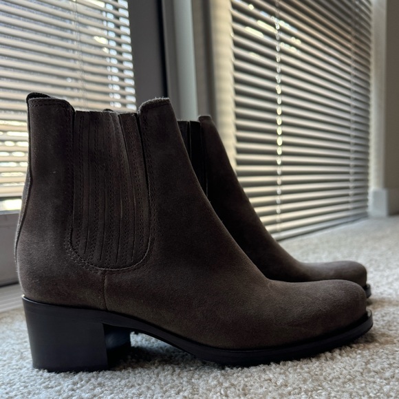 LA CANADIENNE Suede Waterproof Boots - Picture 2 of 5